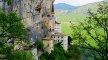 Скальные церкви в Италии: ТОП 10 самых красивых